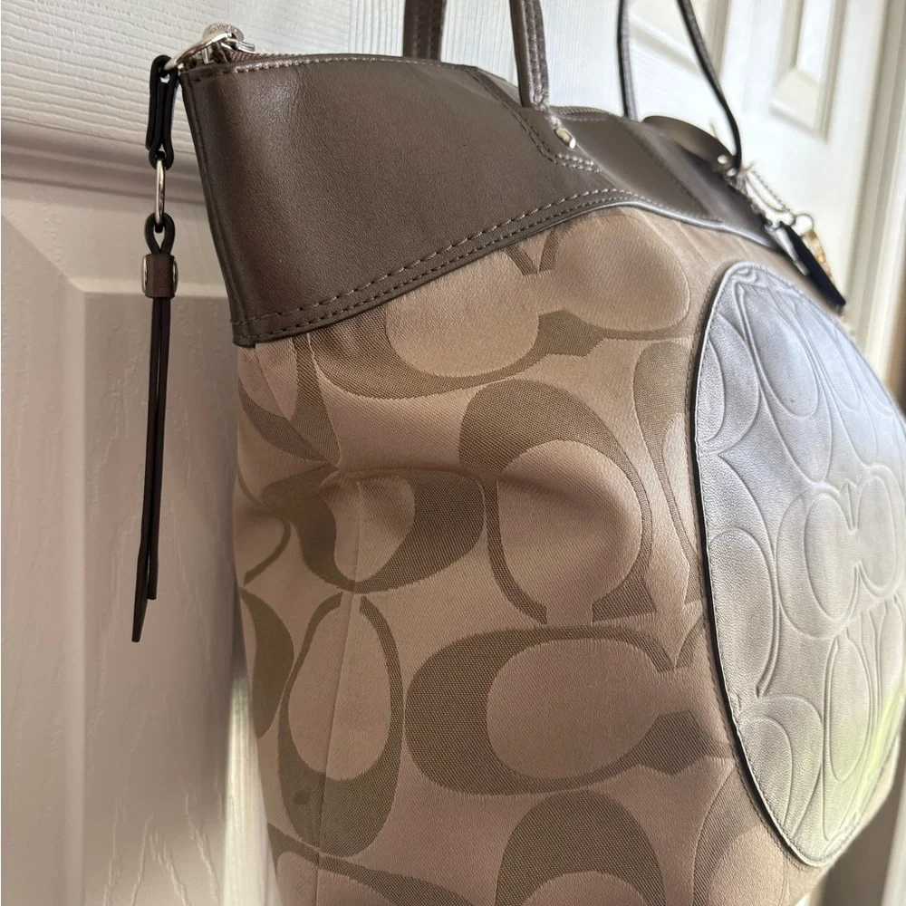 Coach Signature Laura Tote Bag F18335 Brown Tan Preppy Shoulder Purse - Picture 6 of 10